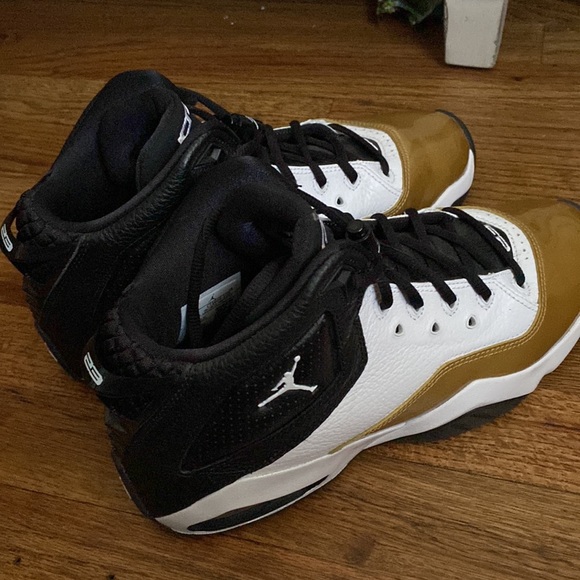 Micheal B loyal Jordans. - Picture 3 of 5